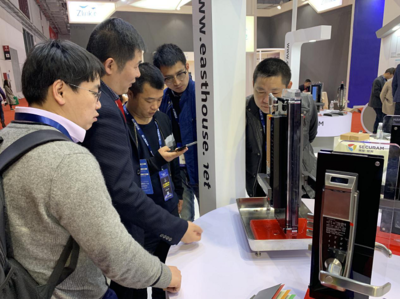 東屋世安攜智能安防產(chǎn)品探“鎖”2019上海建博會(huì)